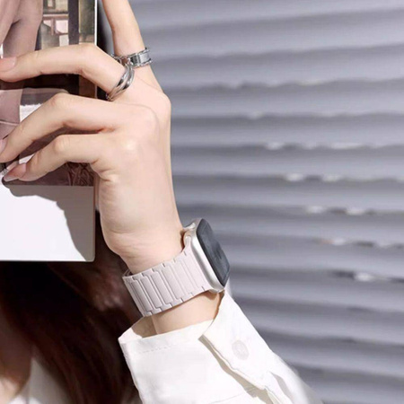 TECH-PROTECT ICONBAND MAGNETIC APPLE WATCH 4 / 5 / 6 / 7 / 8 / 9 / SE / ULTRA 1 / 2 (42 / 44 / 45 / 49 MM) BLACK